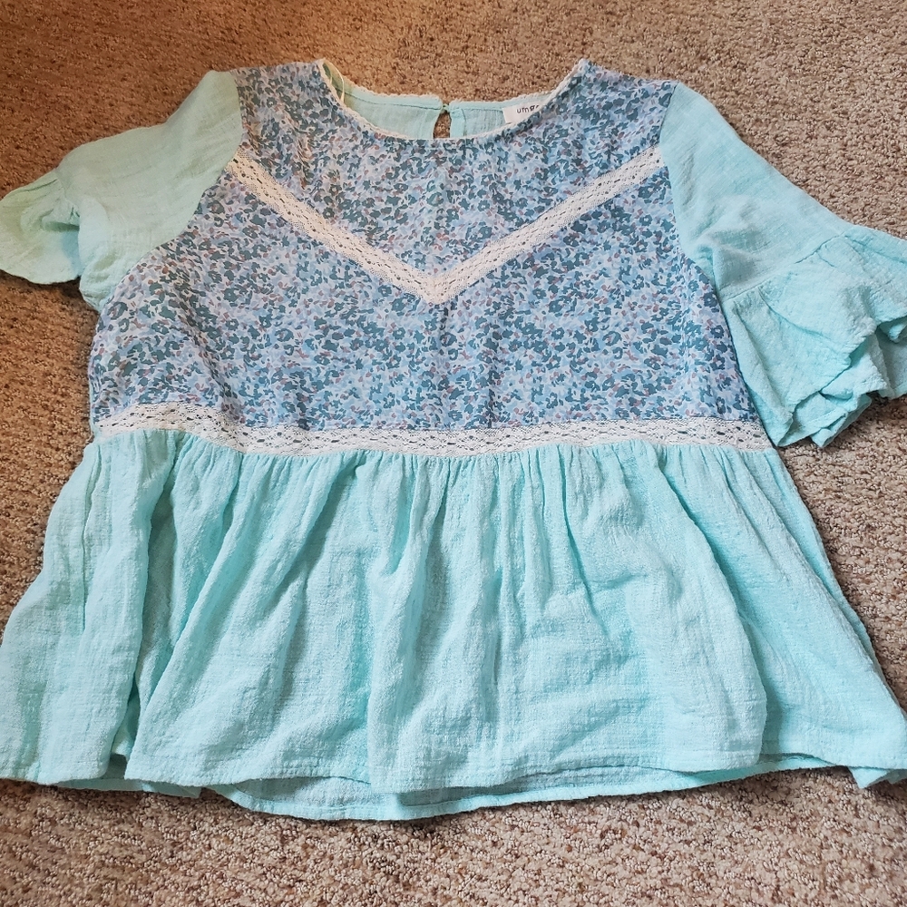 Umgee Light Aqua Floral Lace Peasant Blouse